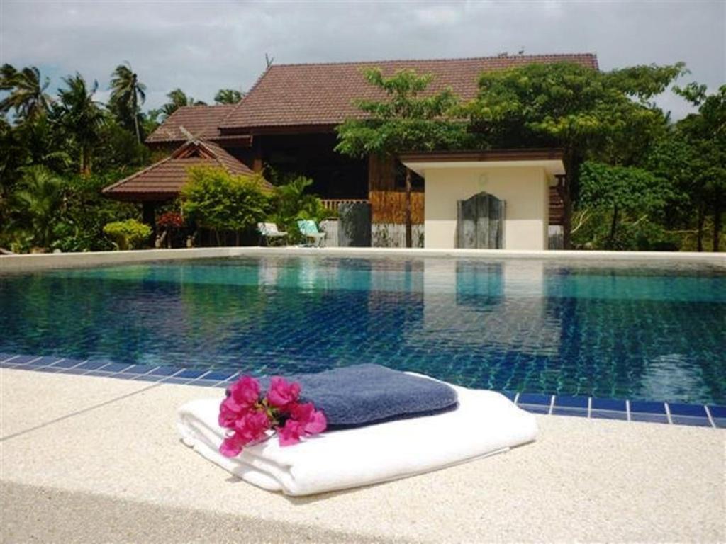 Euro Lanta White Rock Resort Ko Lanta Kültér fotó