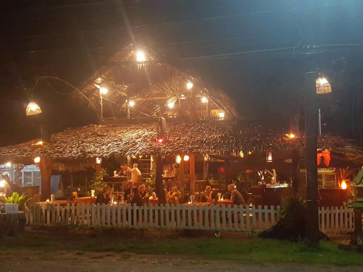 Euro Lanta White Rock Resort Ko Lanta Kültér fotó