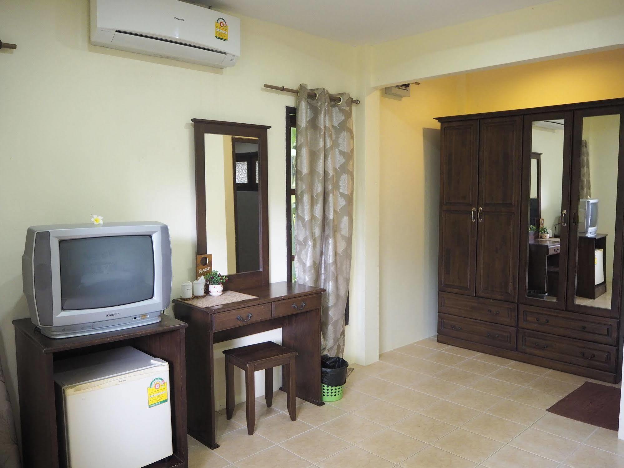 Euro Lanta White Rock Resort Ko Lanta Kültér fotó