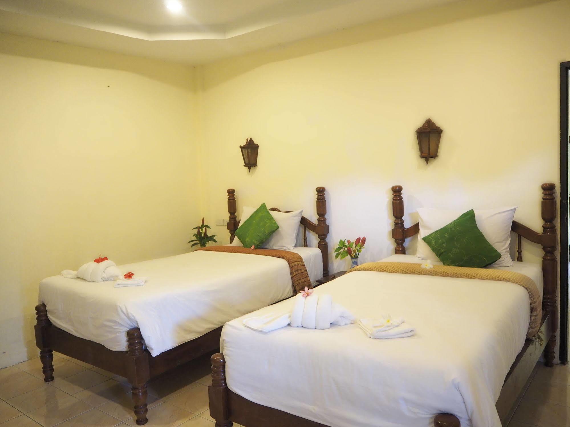 Euro Lanta White Rock Resort Ko Lanta Kültér fotó
