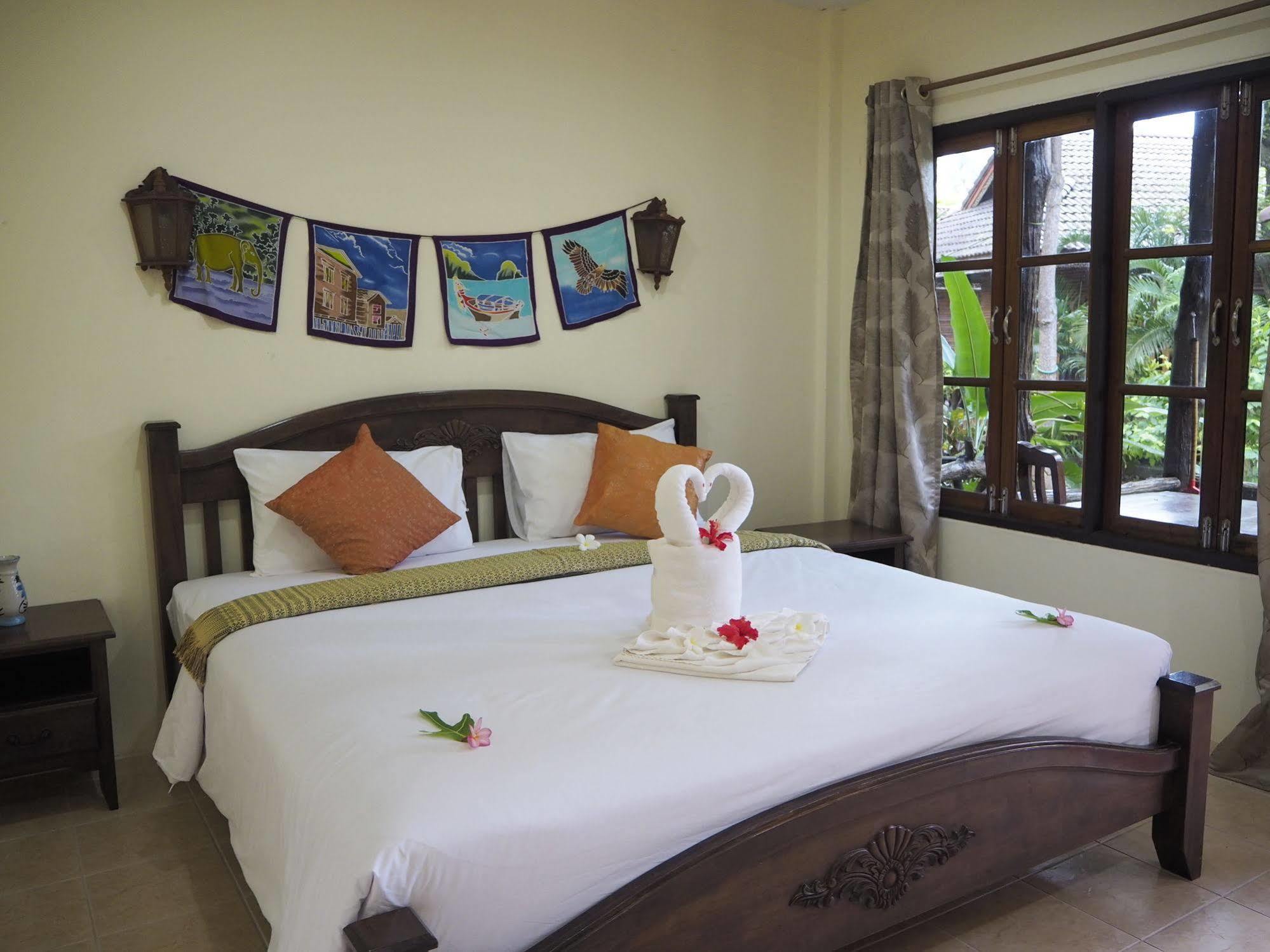 Euro Lanta White Rock Resort Ko Lanta Kültér fotó