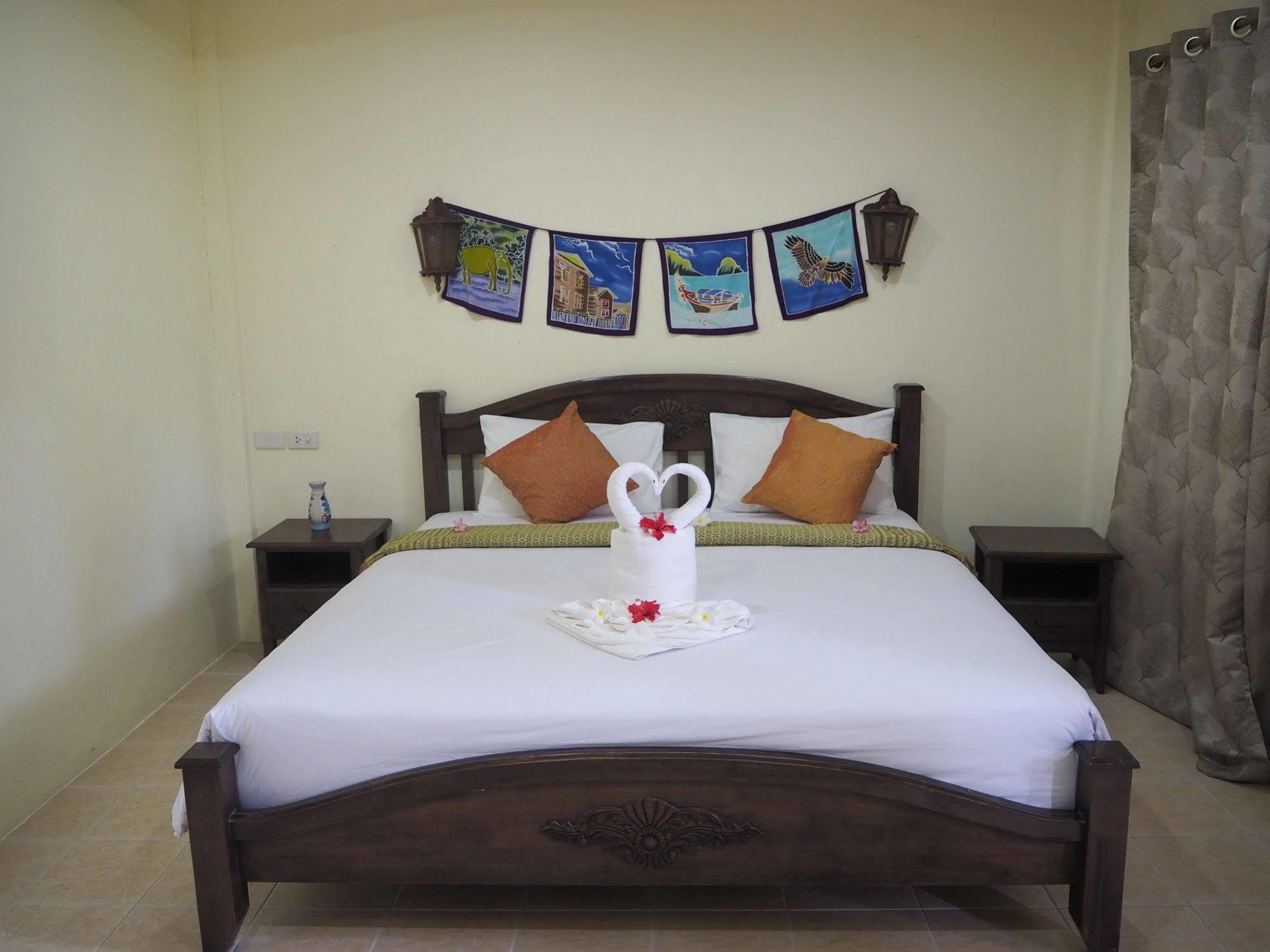 Euro Lanta White Rock Resort Ko Lanta Kültér fotó