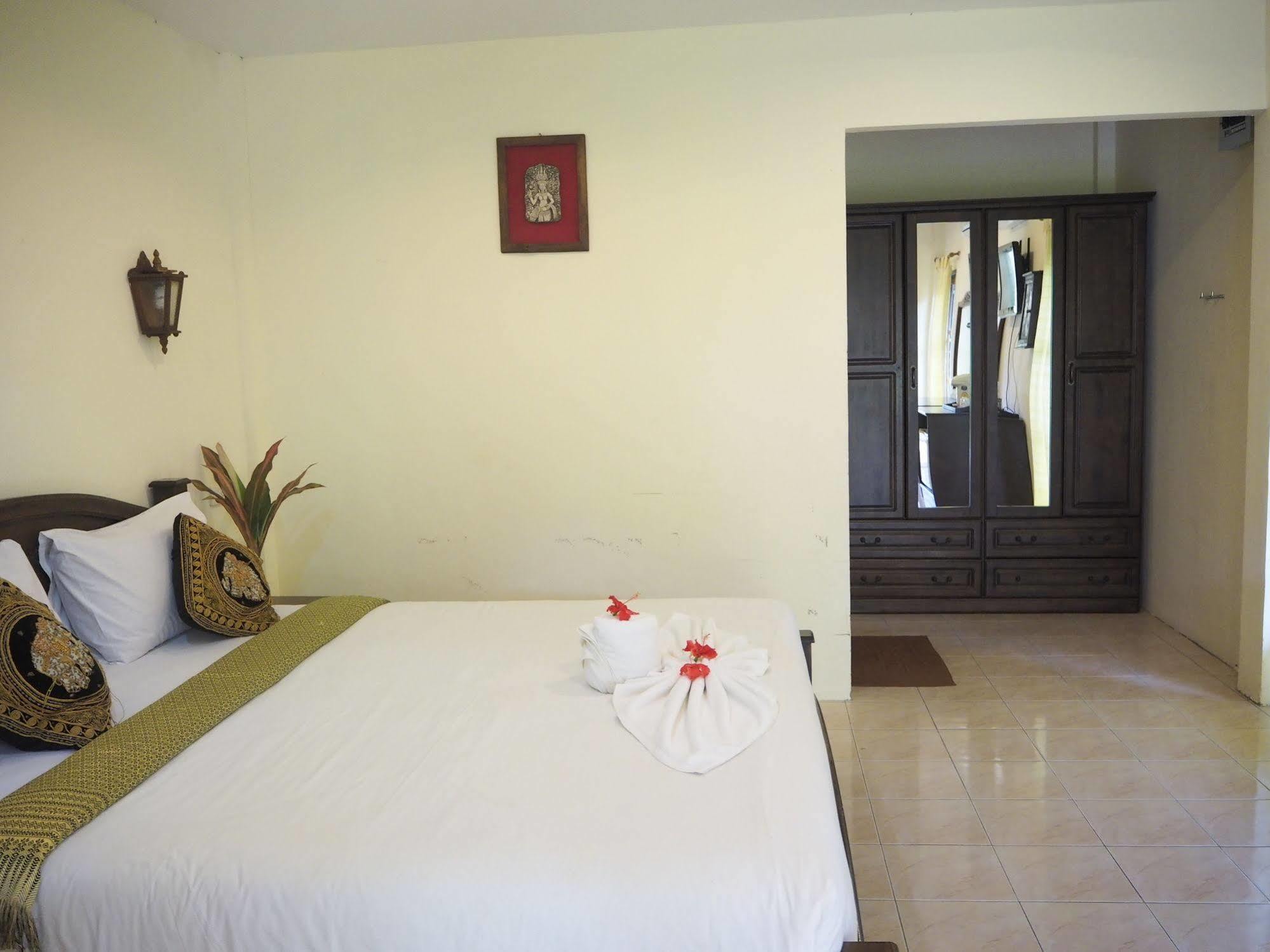 Euro Lanta White Rock Resort Ko Lanta Kültér fotó