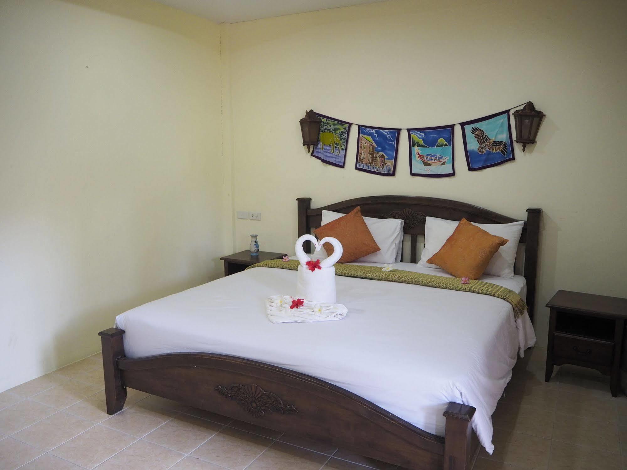 Euro Lanta White Rock Resort Ko Lanta Kültér fotó