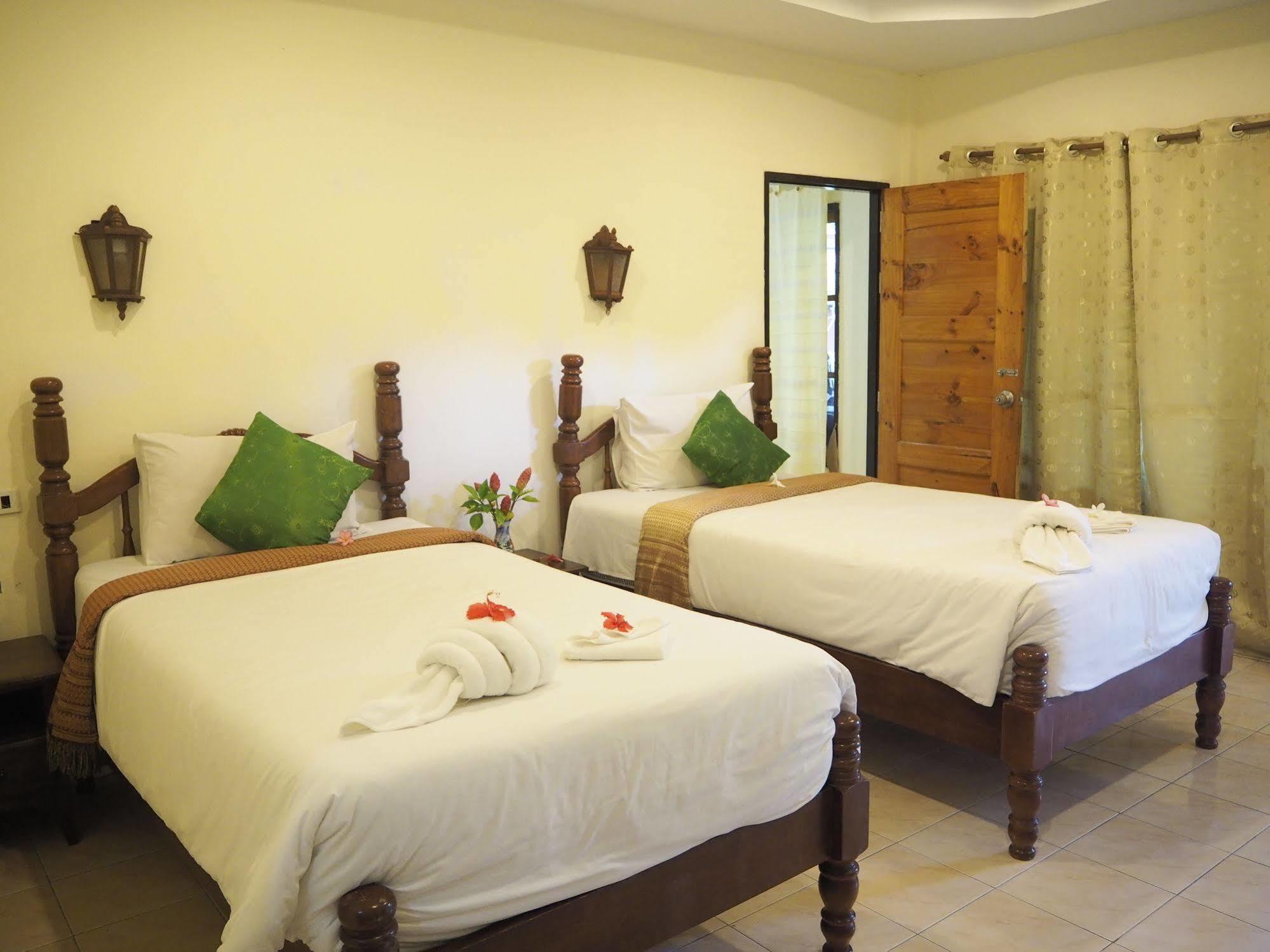 Euro Lanta White Rock Resort Ko Lanta Kültér fotó