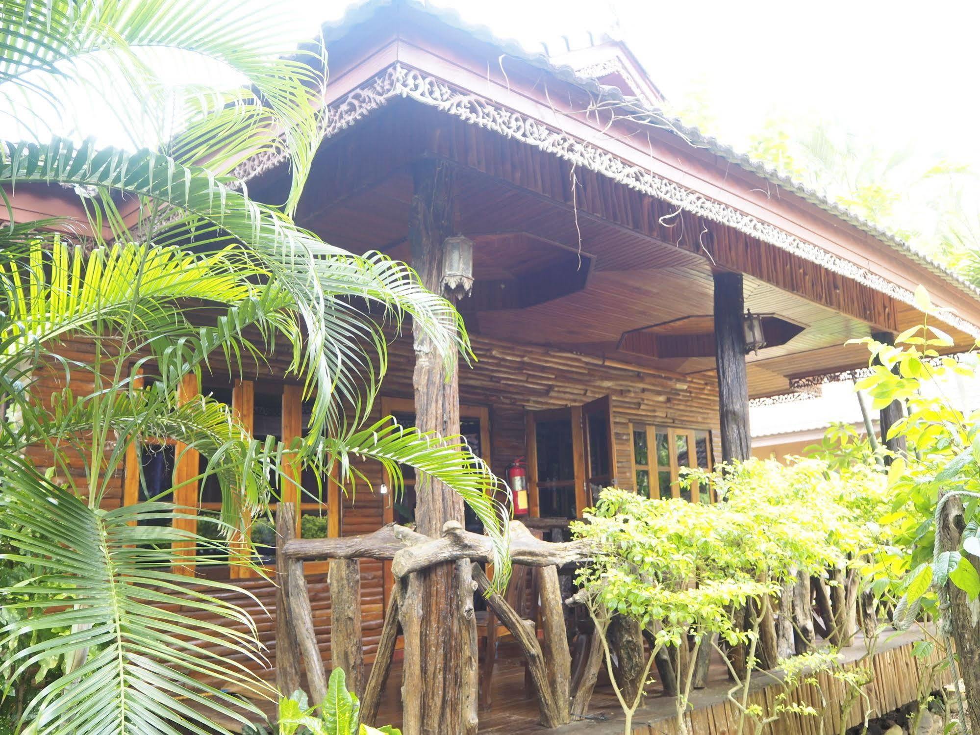 Euro Lanta White Rock Resort Ko Lanta Kültér fotó