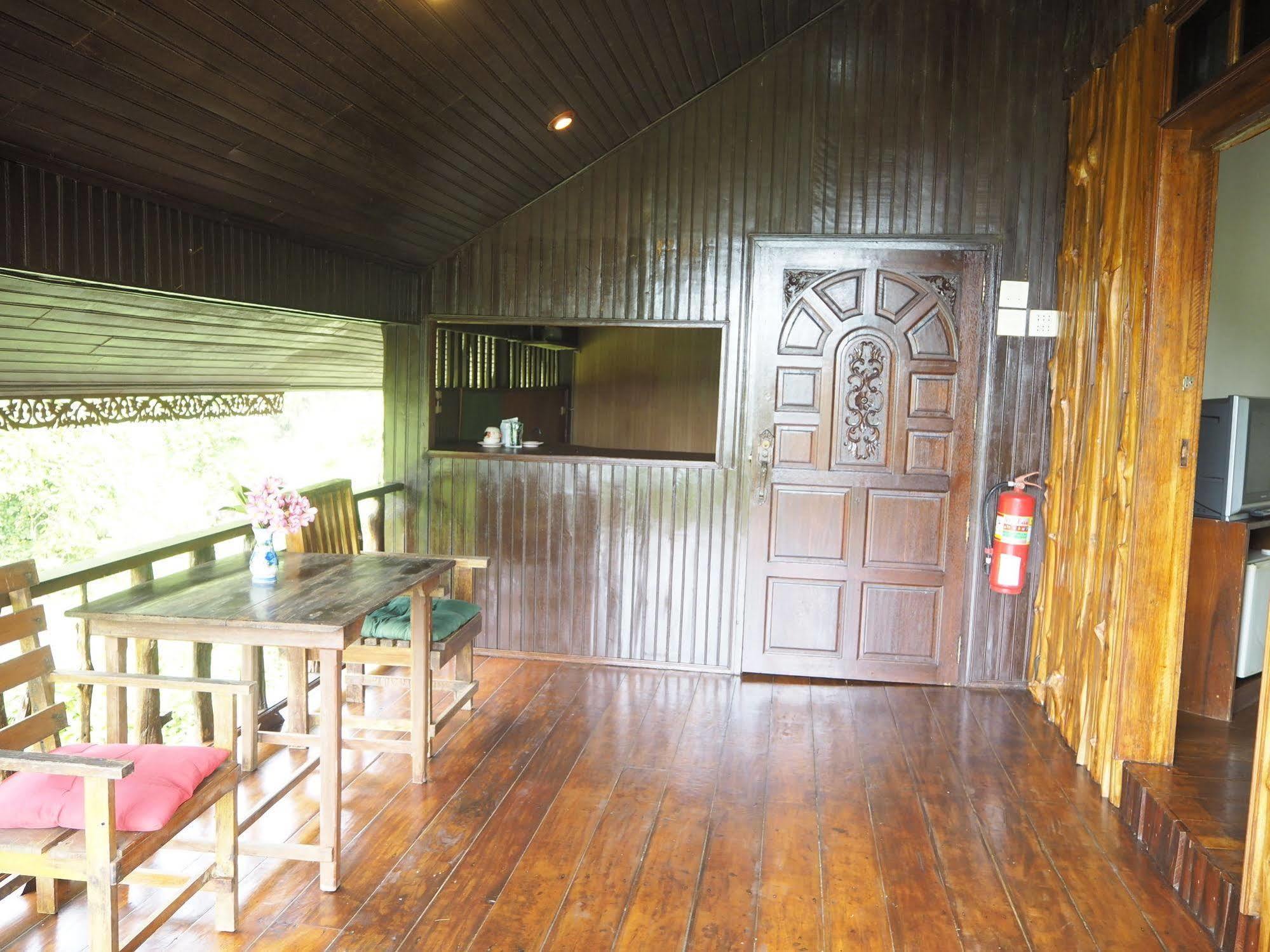 Euro Lanta White Rock Resort Ko Lanta Kültér fotó